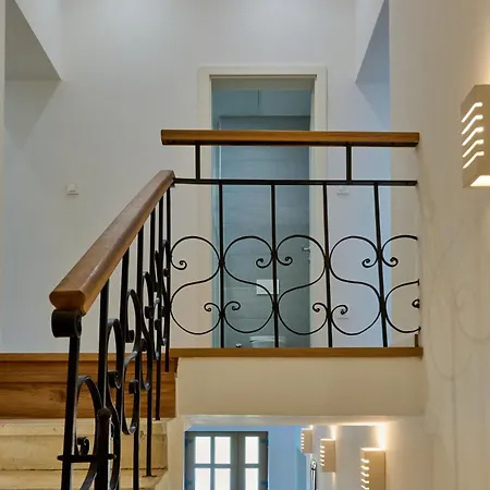 Vila Telma In - Haus Fuer 8-10 Personen Kostrcani