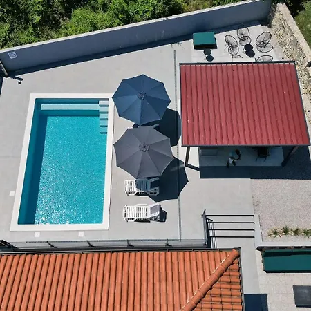 Telma In - Haus Fuer 8-10 Personen * Kostrcani