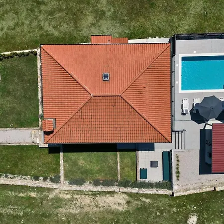 Telma In - Haus Fuer 8-10 Personen Kostrcani