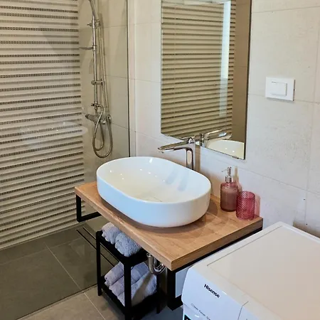 Telma In - Haus Fuer 8-10 Personen * Kostrcani